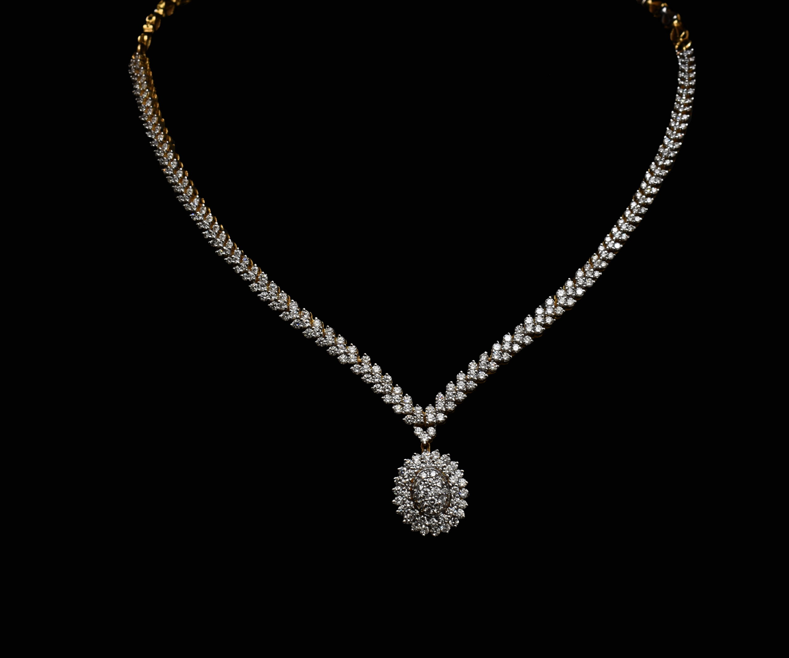 dutchess diamond necklace