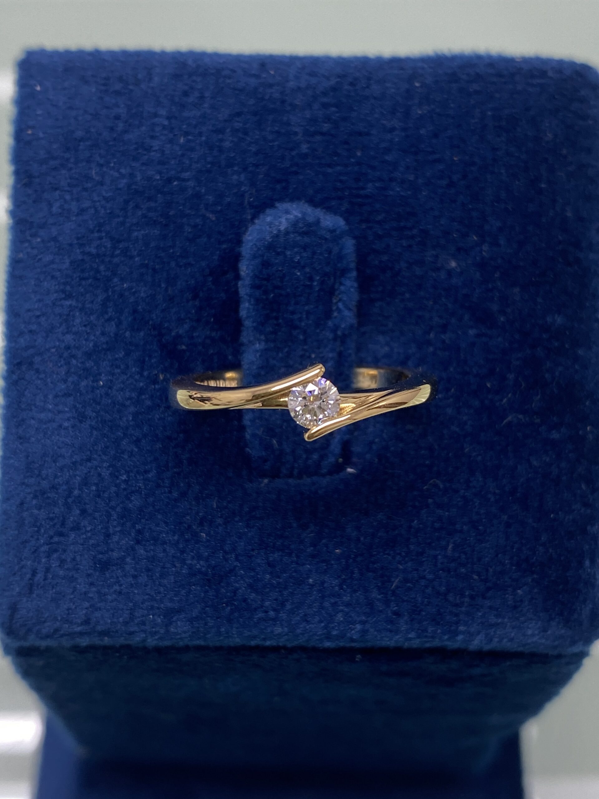 Swirl Solitaire Ring