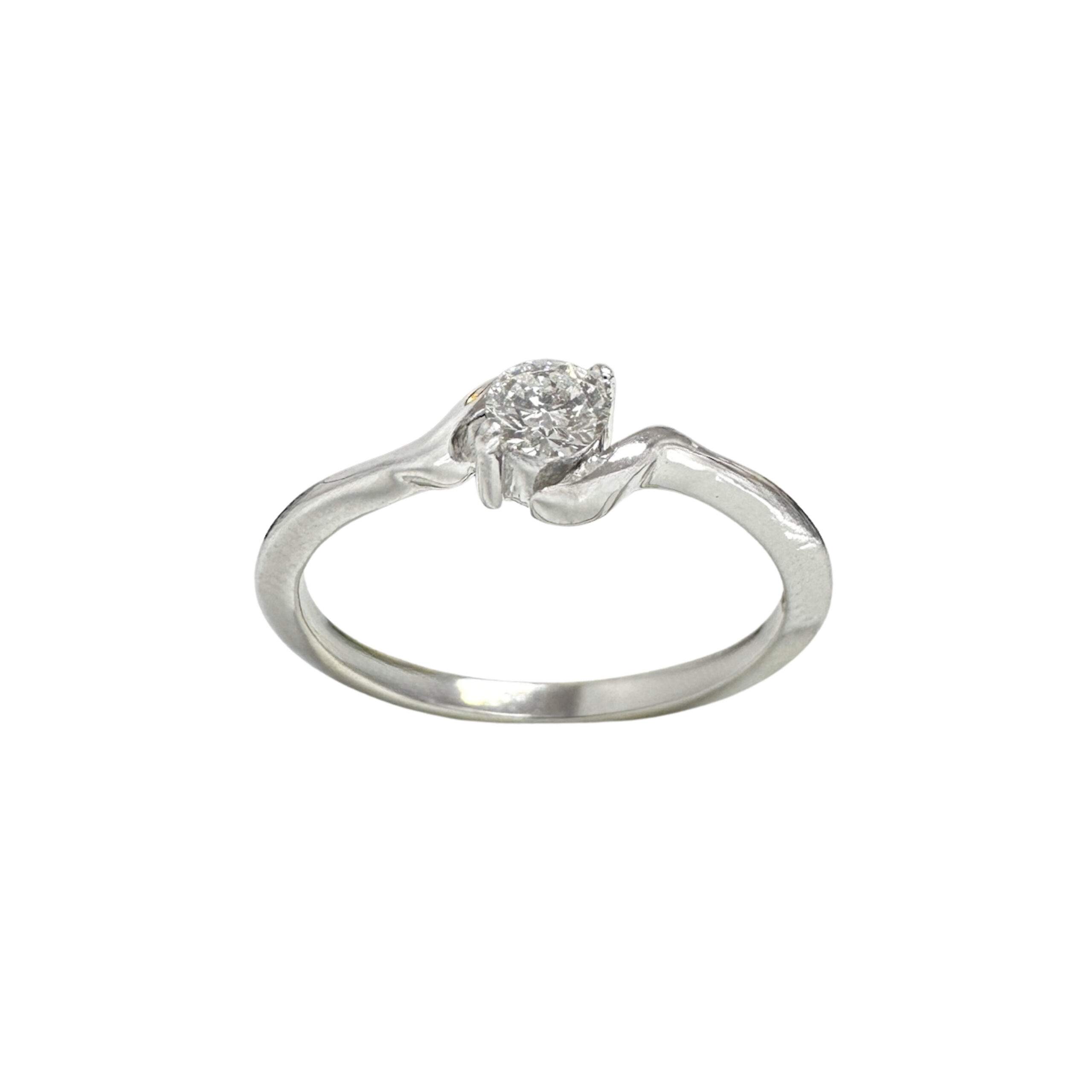 Fluid Solitaire Ring
