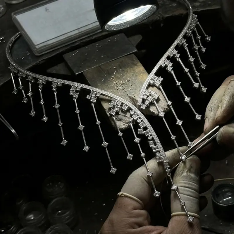 making of diamond necklace